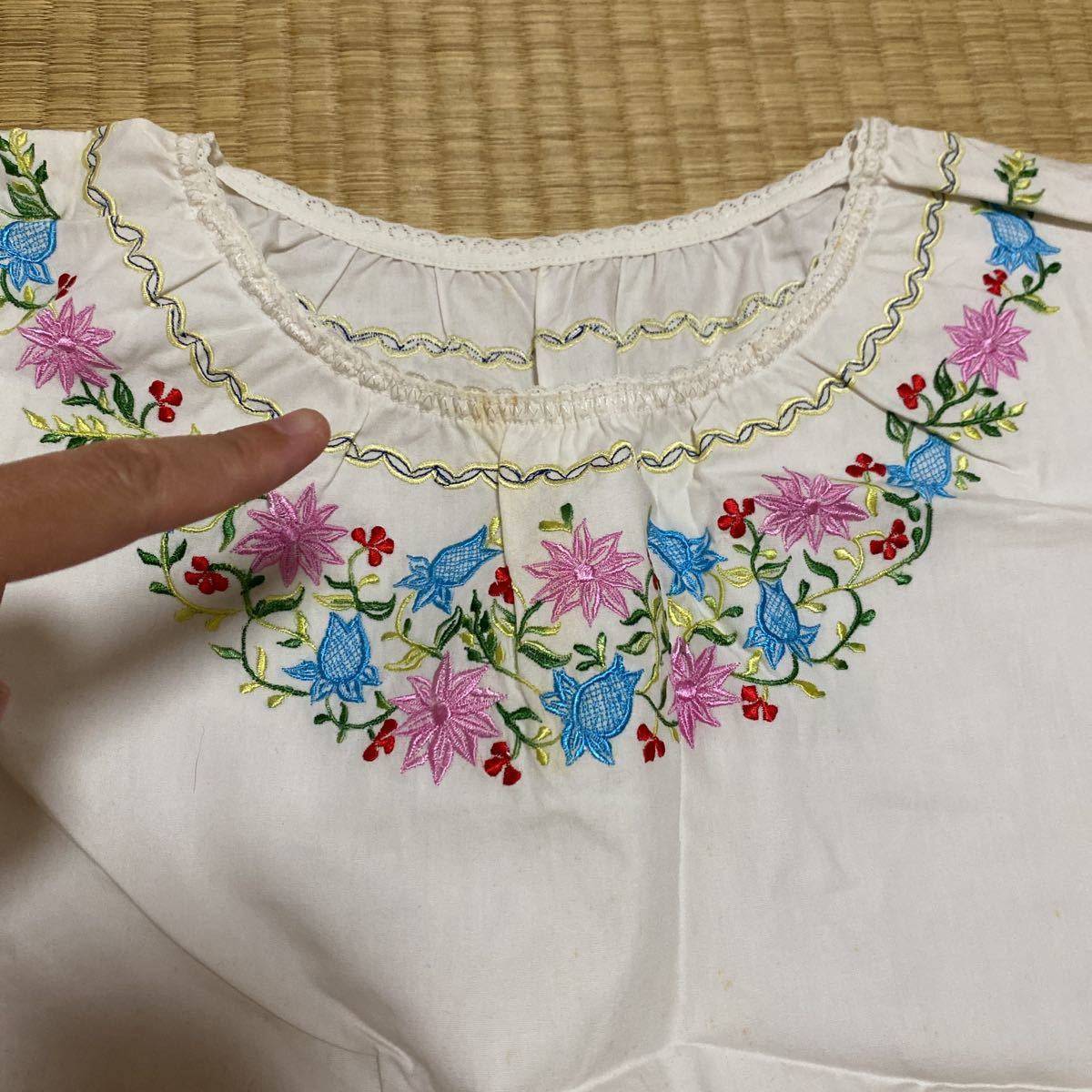 COCUE コキュ ブランド 東南アジア ベトナム ファッション 花柄 刺繍 ブラウス トップス 白 ホワイト_画像5