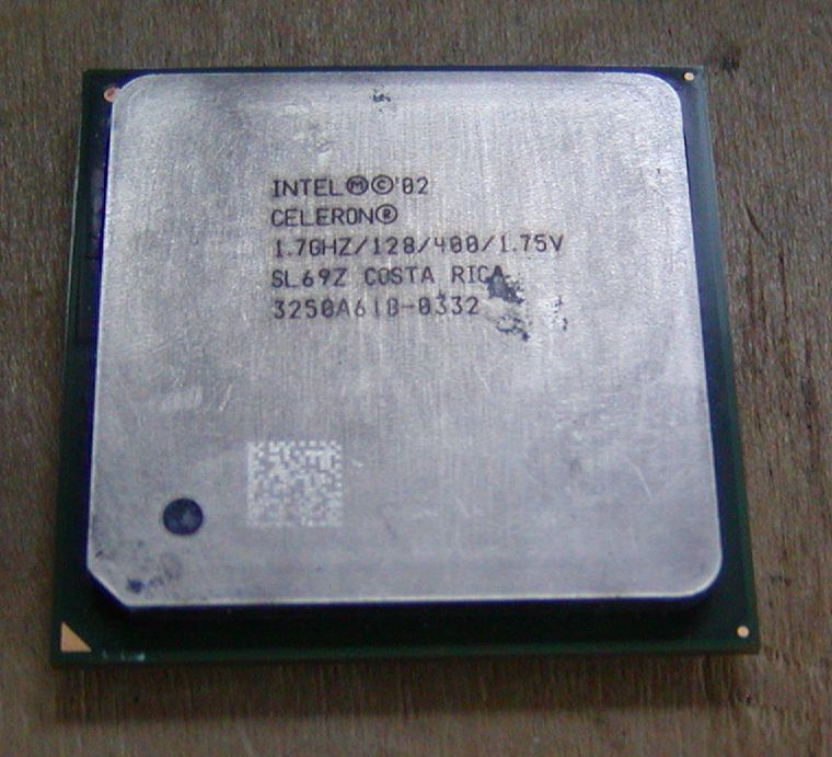 Intel Celeron Processor 1.70GHz 128/400 SL69Z COSTA RICA　CPU_画像1