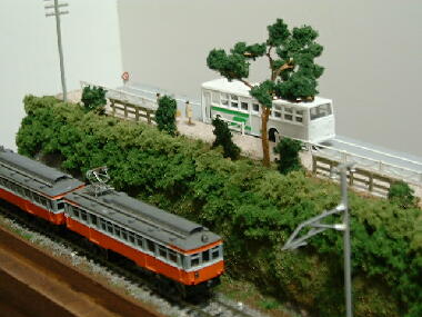 ゆめレール　日本の鉄道風景ジオラマミニ　バスと並走のロ－カル線情景　_画像6