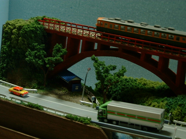 ゆめレール　日本の鉄道風景ジオラマ　朱のアーチ鉄橋と地方道のある風景_画像8