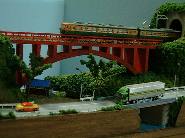 ゆめレール　日本の鉄道風景ジオラマ　朱のアーチ鉄橋と地方道のある風景_画像5