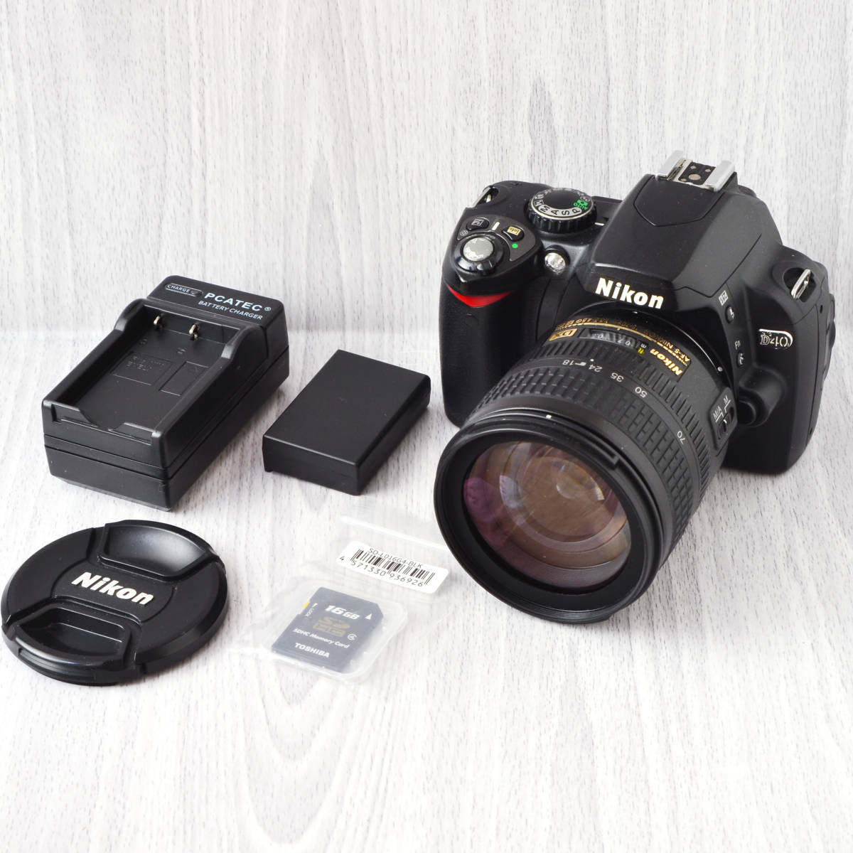 ❤即購入1000円OFF❤ニコン Nikon D40 望遠レンズ 手振れ補正 極美品 Nikon D40 + AF-S DX 18-70mm ズーム SDカード