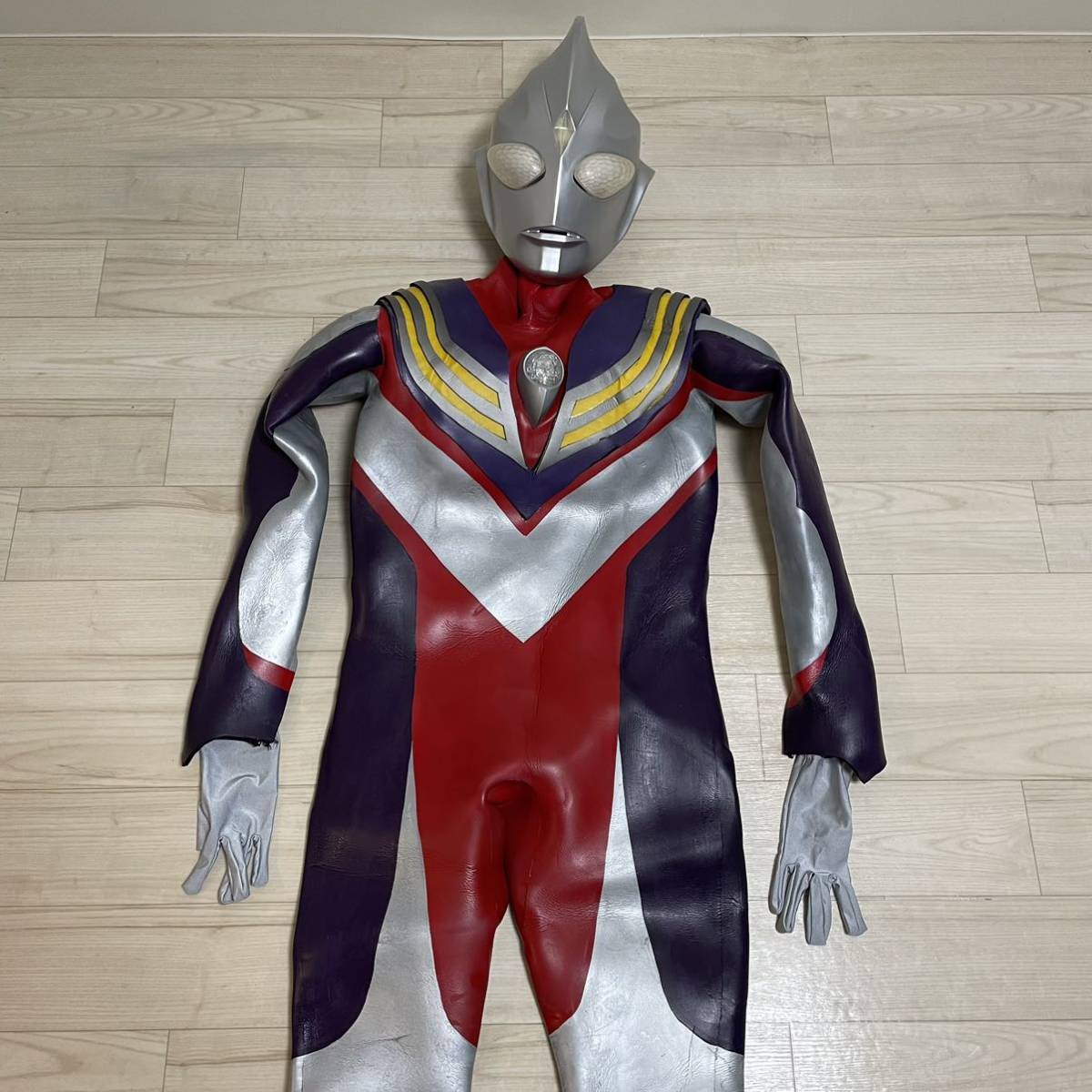 Yahoo!オークション - アトラク ウルトラマン ティガ コスプレ Yahoo!オークション - アトラク ウルトラマン ティガ コスプレ
