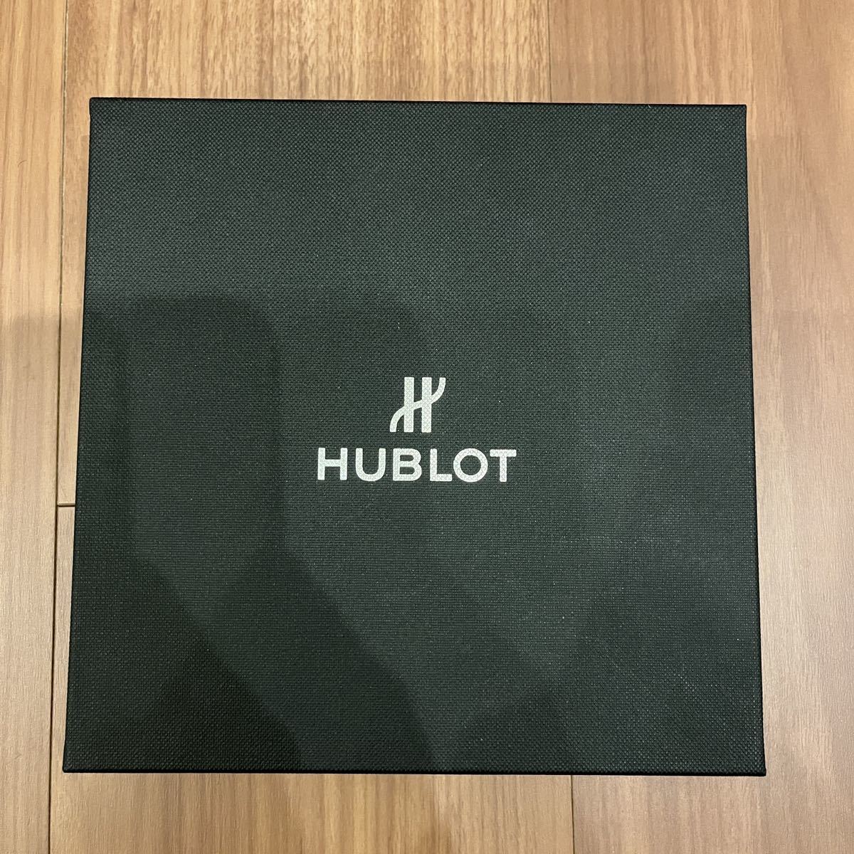 新品 HUBLOT ウブロ レザートレイ 小物入れ 時計ケース 時計置き トレー ソーサー 送料無料