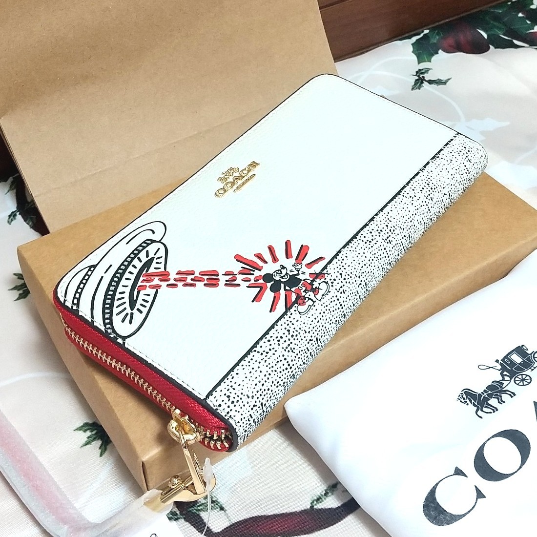 新作新品 Coach コーチ ディズニーコラボ長財布 ホワイトマルチ ミッキー Ufo 大容量 アウトレット 付属品付 Apsmo Edu Au