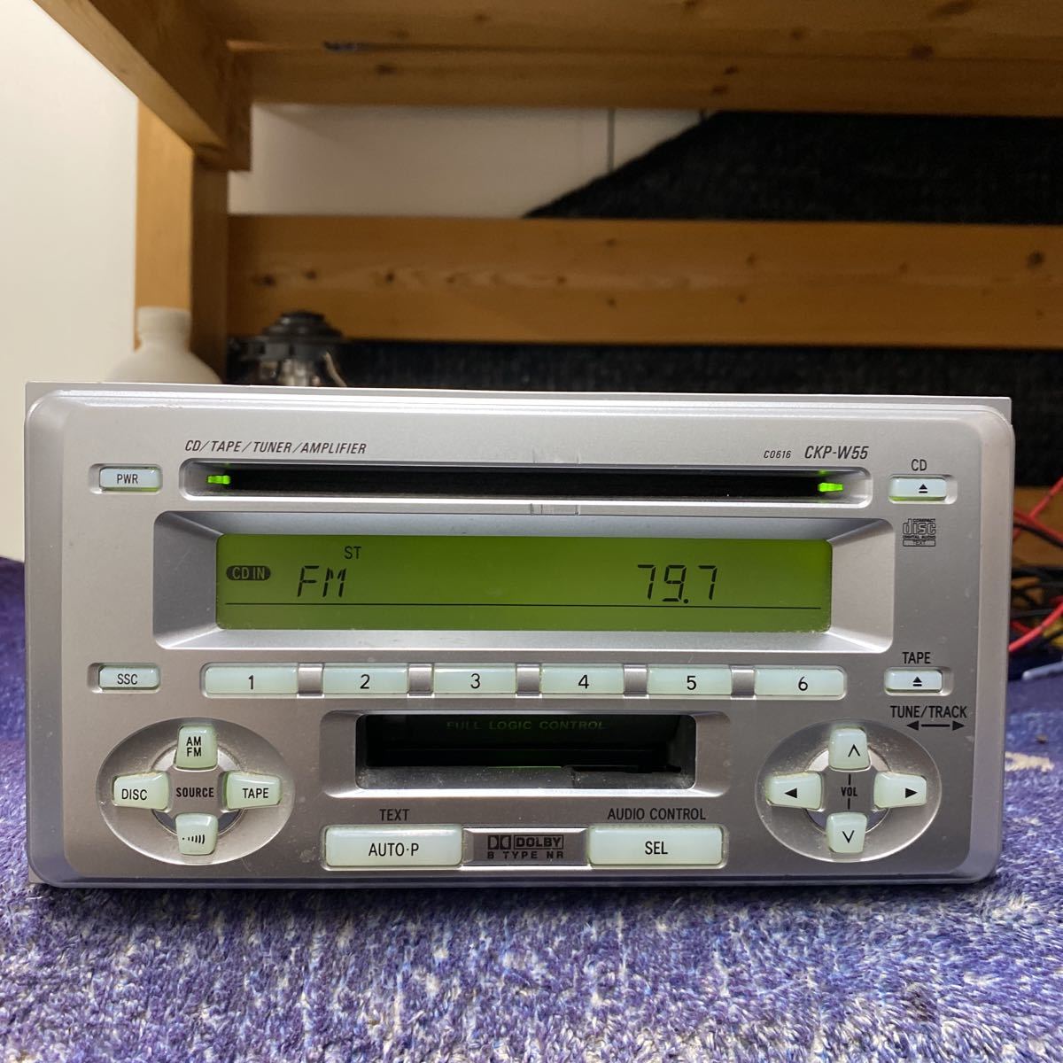 トヨタ純正　CD/TAPE/TUNER/AMPLIFIER CKP-W55_画像2