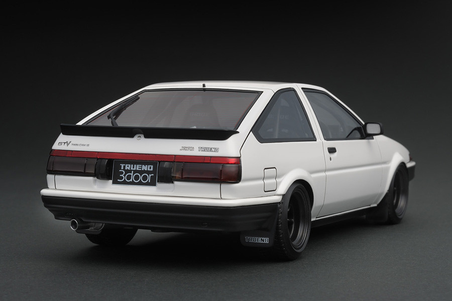 □イグニッションモデル 1/18 トヨタスプリンタートレノ (AE86) 3ドア