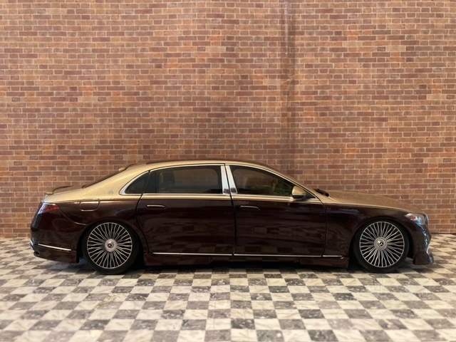 1／18 希少 メルセデスベンツ S680 マイバッハ MAYBACH フルエアロ・ルーフ・リアスポイラー カスタム ノレブ製_画像5