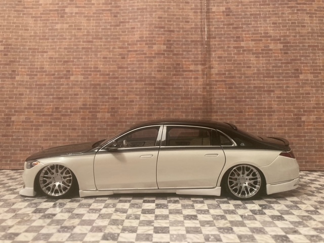 1/18 希少 メルセデスベンツ S680 マイバッハ MAYBACH フルエアロ