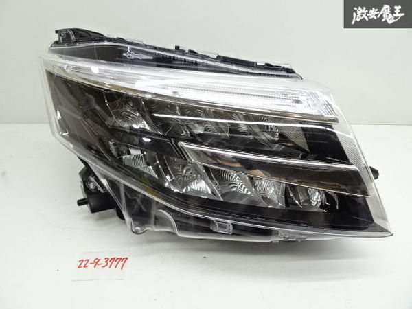 トヨタ 純正 M900A ルーミー LED ヘッドライト ヘッドランプ 右 運転席