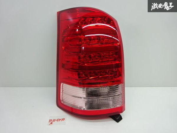 得価在庫あ 20 後期 LED 未使用 純正 ZGE20 ウィッシュ テール 左 超