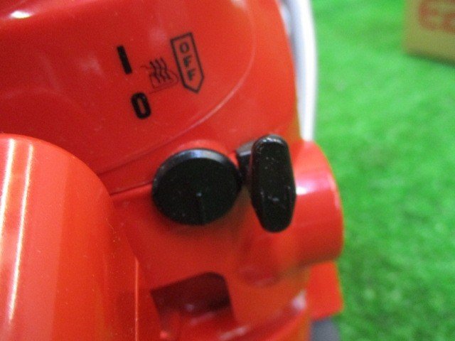 新ダイワエンジンチェーンソーE2038SR エンジン 開封のみ 展示品 38.4 2サイクル キズあり 未使用品_画像4
