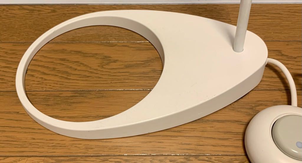 AJフロアランプ Louis Poulsen正規品 / ホワイト アルネ AJフロアランプ Louis Poulsen正規品 / ホワイト アルネ