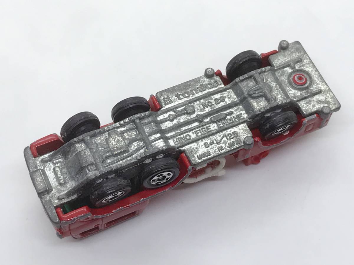 さA8★トミカ ミニカー 日野 ハシゴ 消防車 日本製 1/125 No.29 パーツ欠損有 D_画像3