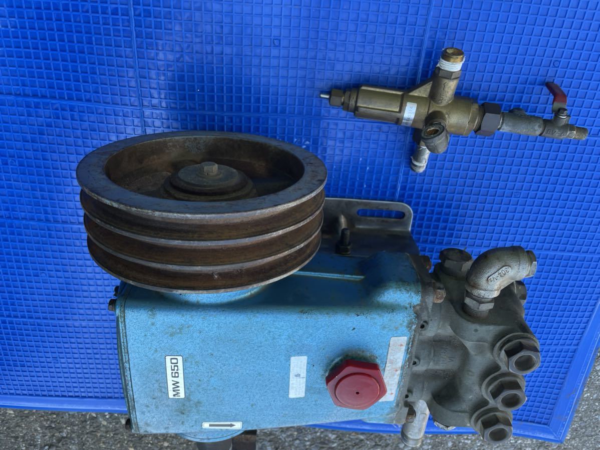 高圧洗浄機 MW650 プランジャーポンプ 中型、手回ると音が出てくる、 高圧洗浄機 MW650 プランジャーポンプ 中型、手回ると音が出てくる、