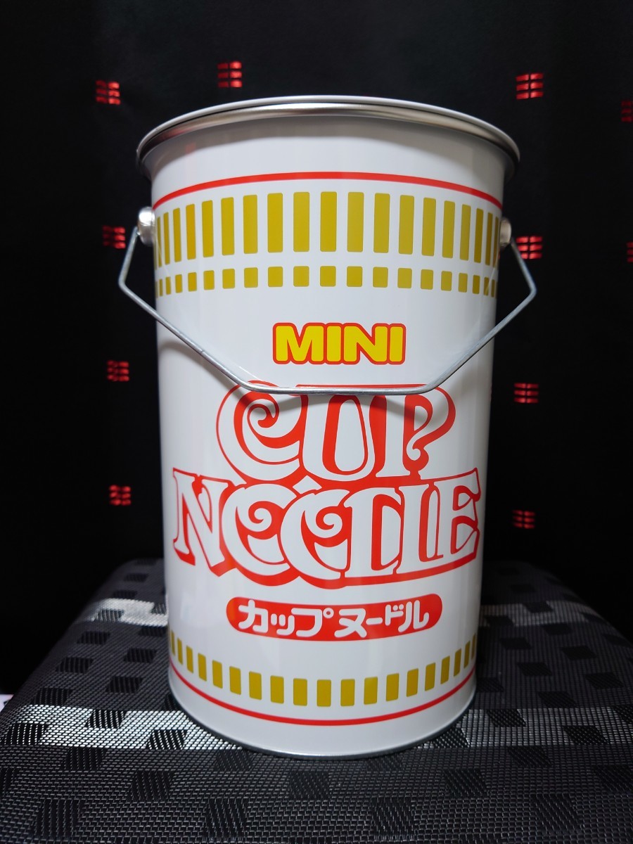 日清カップヌードル缶 