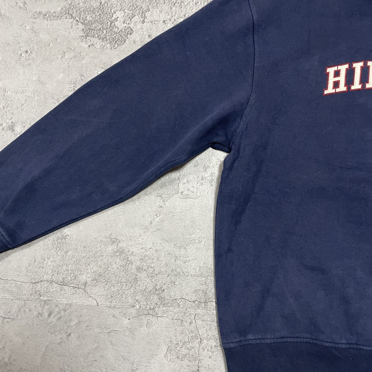 Tommy Hilfiger トミー ヒルフィガー スウェット トレーナー ビッグロゴ 刺繍ロゴ Vガゼット ビッグシルエット 裏起毛 ネイビー 玉FL1801_画像4