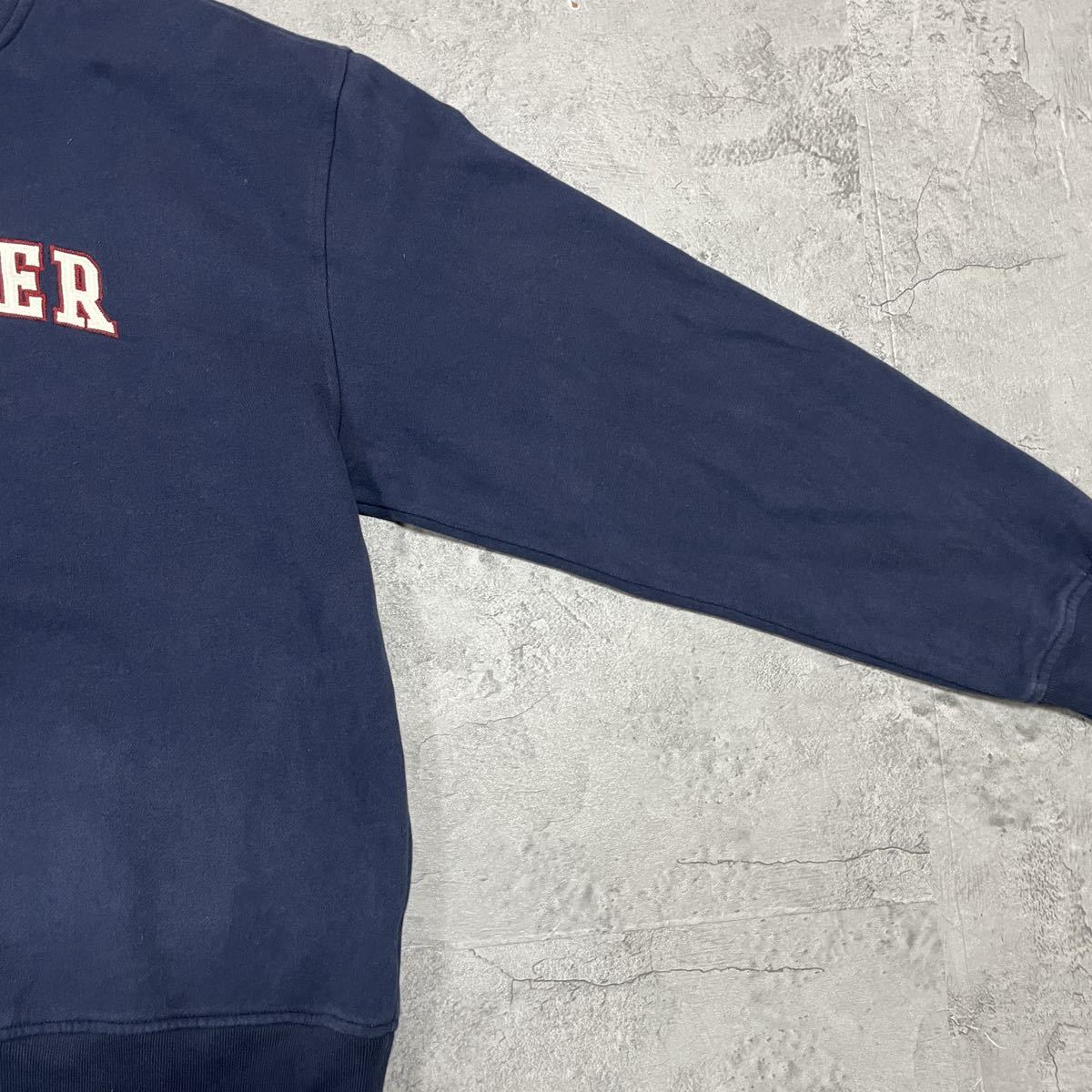 Tommy Hilfiger トミー ヒルフィガー スウェット トレーナー ビッグロゴ 刺繍ロゴ Vガゼット ビッグシルエット 裏起毛 ネイビー 玉FL1801_画像5