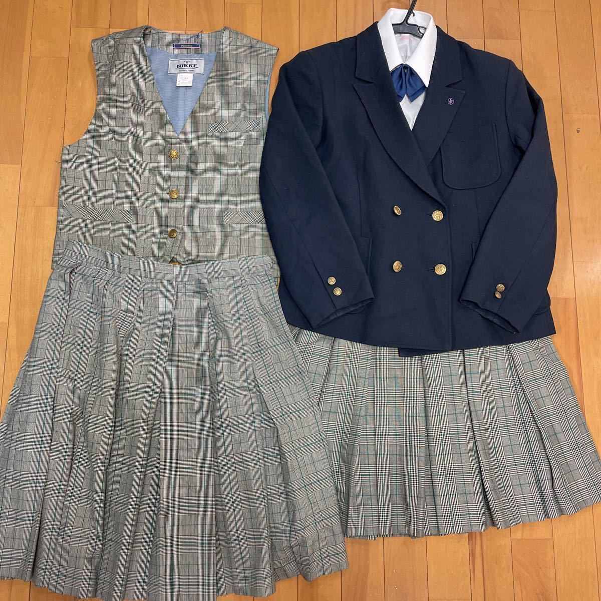 Yahoo!オークション - 608 コスプレ衣装 愛知 名古屋情報専門学校制服 