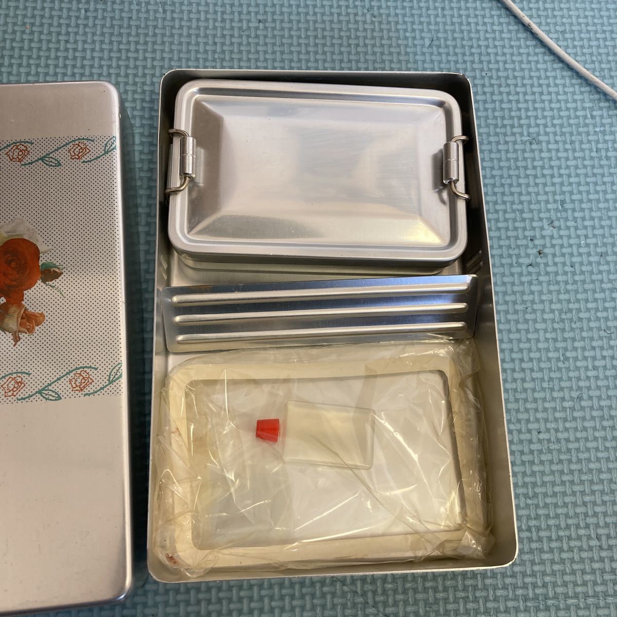 昭和レトロ 弁当箱 アルミ缶 ランチボックス 当時物の画像3