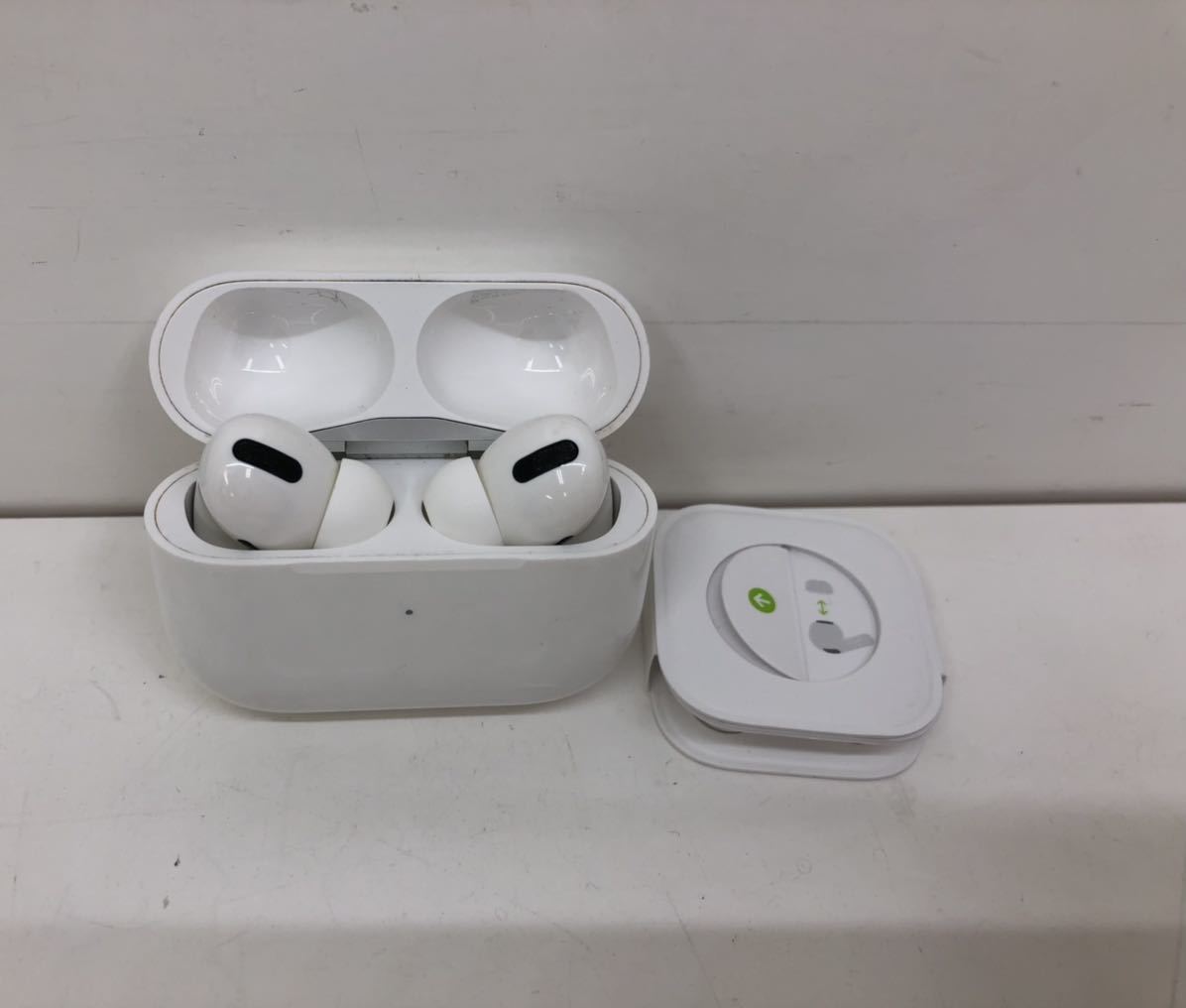 Apple アップル AirPods Pro エアポッズ プロ A2083/A2084/A2190