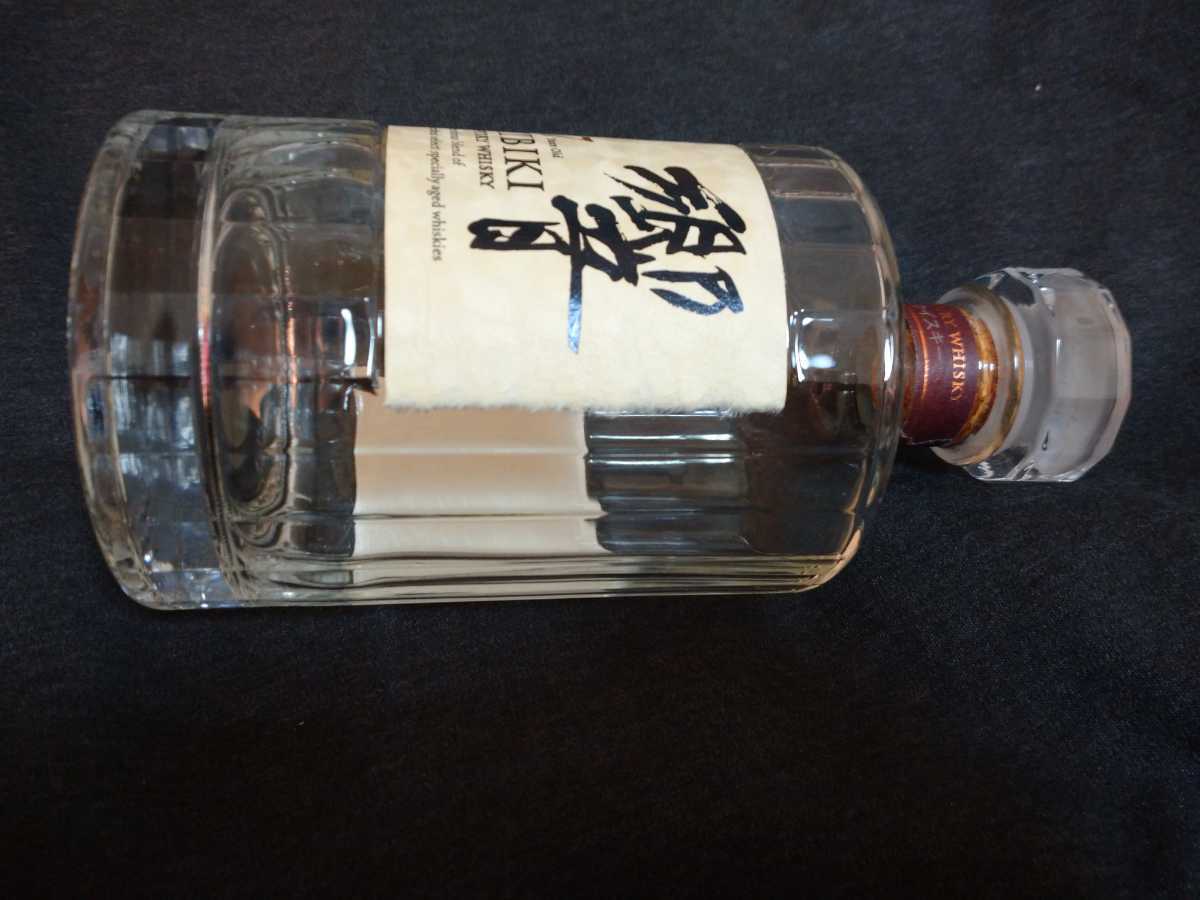 空瓶 サントリー響17年 700ml 1本の出品(日本)|売買された ...