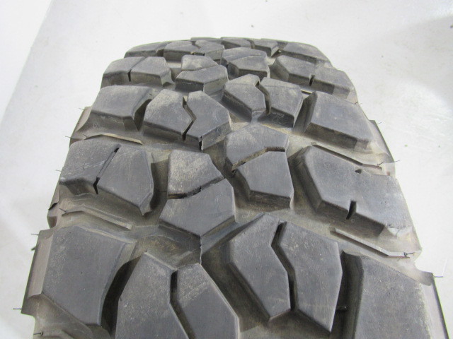 【良品】 BF Goodrich Ｍud-Ｔerrain Ｔ/Ａ KM2 LT 255/75R17 111/108Q M+S 2020年製 中古1本 JEEP JT チェロキー ラングラー 等①_画像3