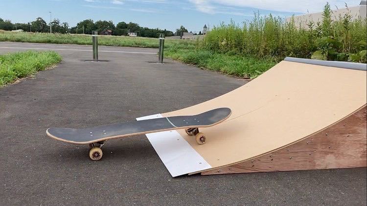 ☆クーポン発行) スケボー ランプ 組み立てキット 2台分 ジャンプ台