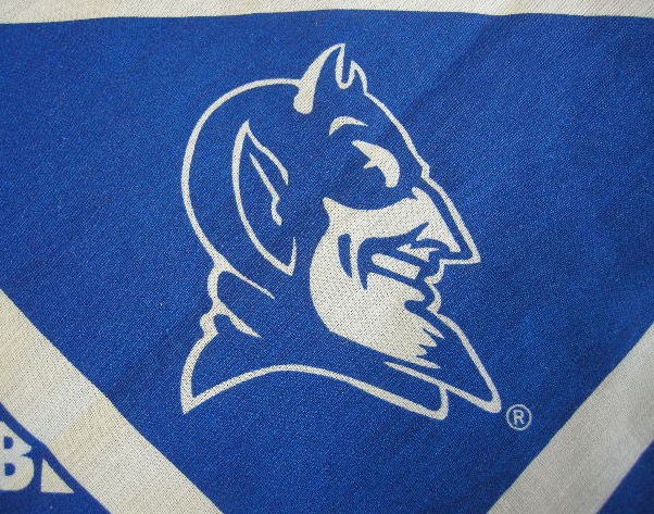 NCAA DUKE デッドストック ヴィンテージ バンダナ デューク大学 BLUE DEVILS ブルーデビルス 90'S VINTAGE MADE IN USA アメリカ製_画像7