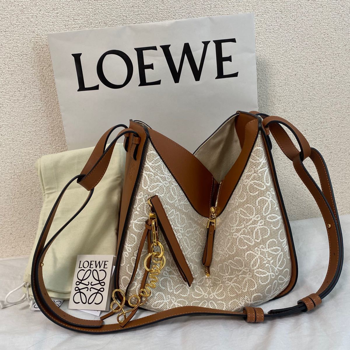 新着商品 【LOEWE】ハンモックバッグ ロエベ ナッパアイレ スモール