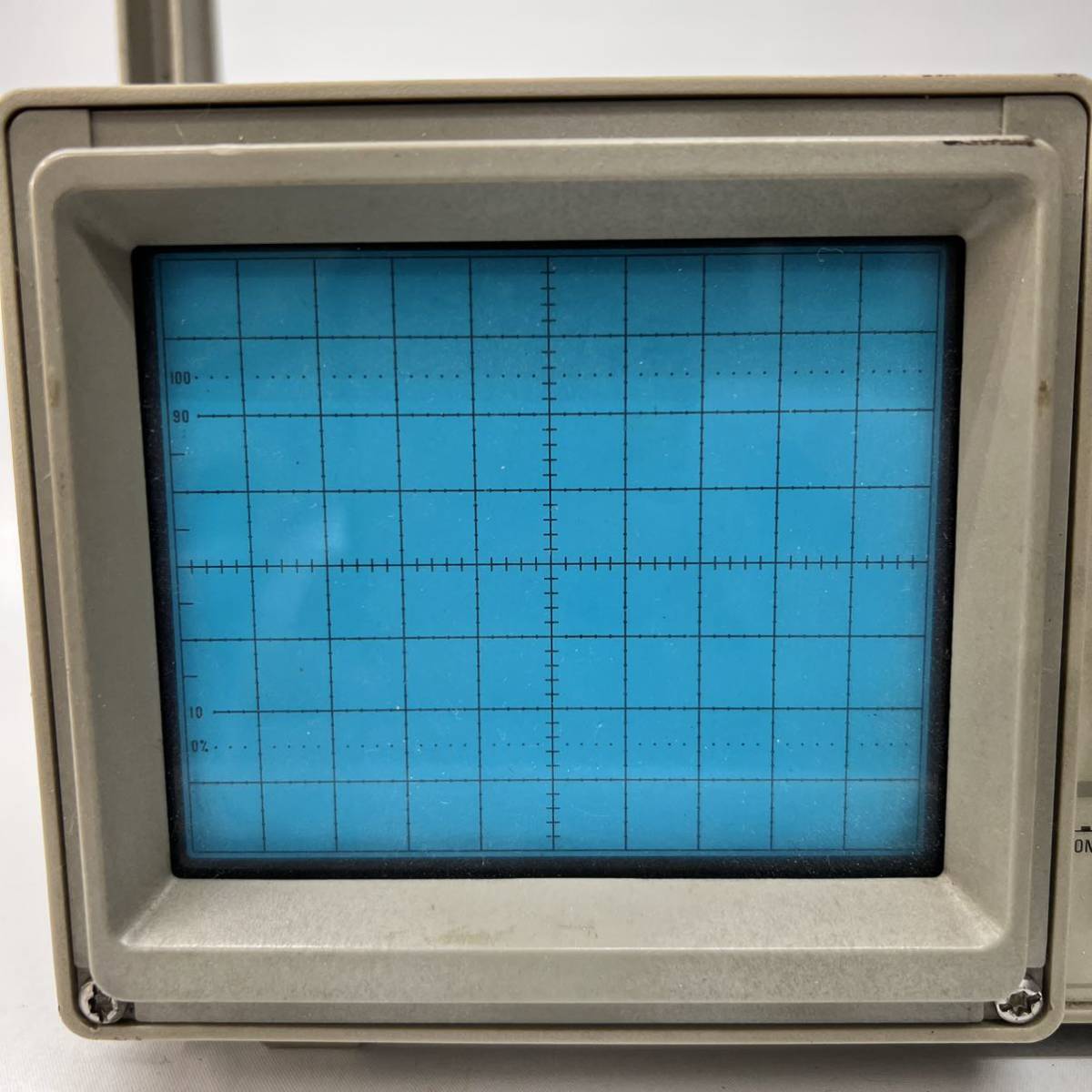 Tektronix 2210 オシロスコープ DIGITAL STORAGE OSCILLOSCOPE テクトロニクス 通電のみ確認 現状品_画像3