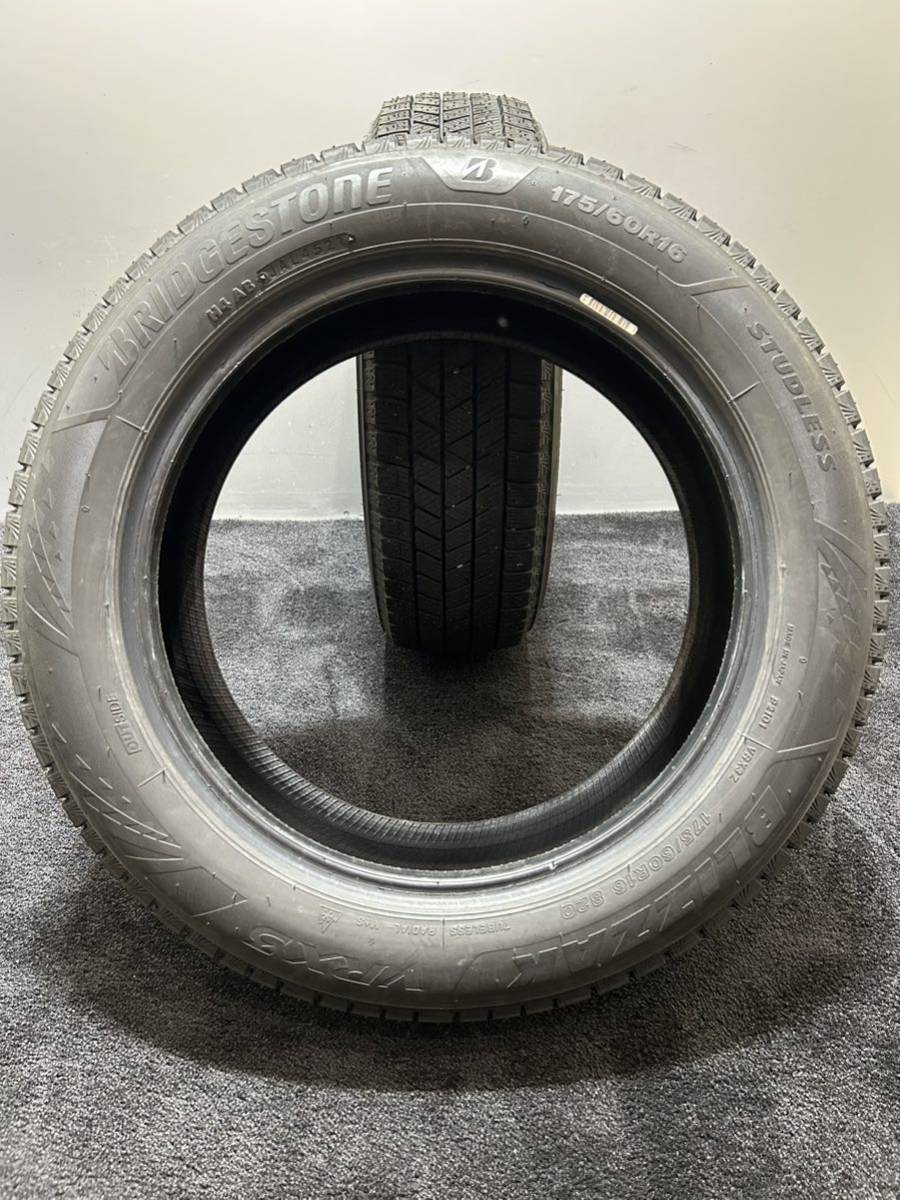 イボ付き 175/60R16 ブリヂストン/VRX3 21年製 スタッドレス バリ山 2本 ラクティス_画像6