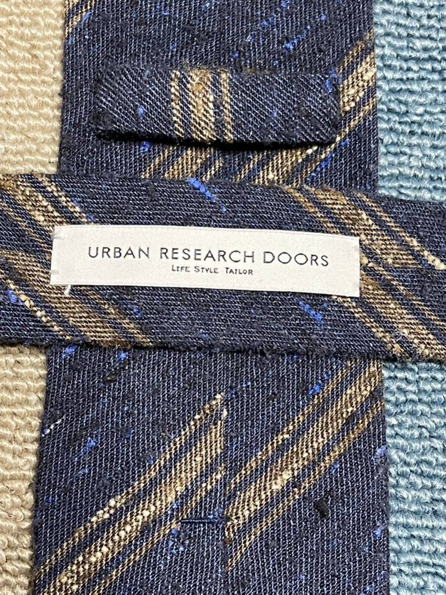 ほぼ未使用 ″URBAN RESEARCH DOORS″ アーバンリサーチドアーズ 細身 ストライプ ネップ加工 ブランドネクタイ 210005_画像3