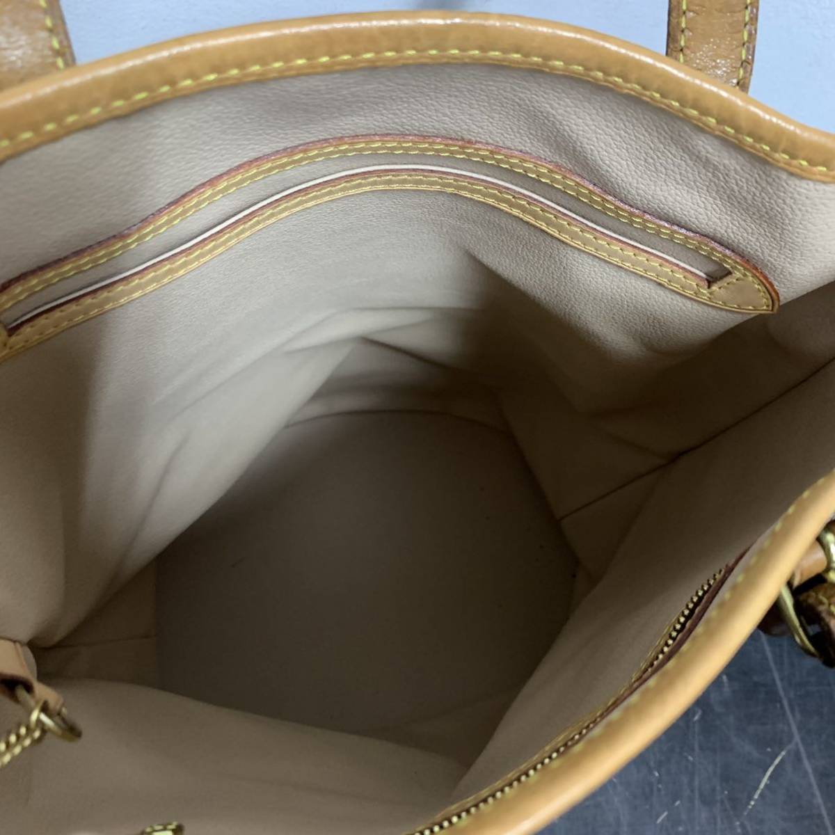 DD11 LOUIS VUITTON ルイヴィトン M42236 モノグラム バケットGM