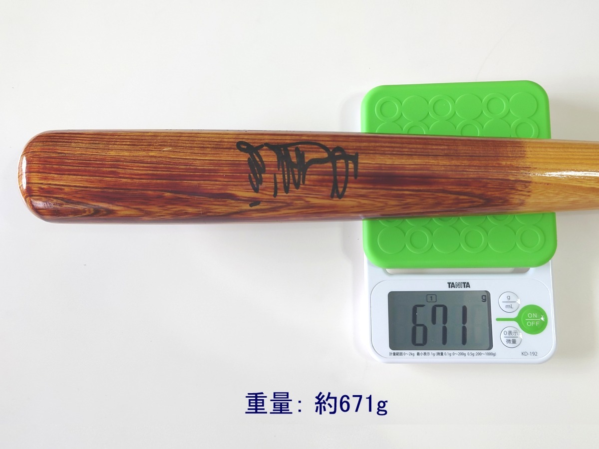 # редкостный![ с автографом bat ]... изначальный * Yomiuri Giants PROFESSIONAL MODEL JAPAN KAJIMAYA TOKYO 85cm белый пепел 