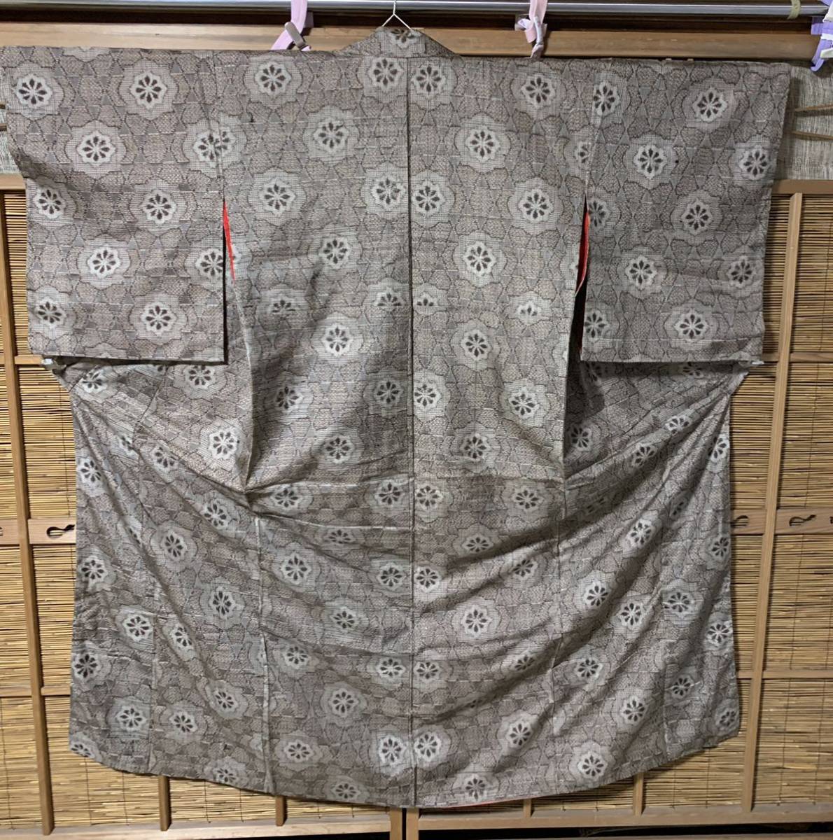 大島紬 時代物 正絹大島紬織泥染め　龍郷柄の伝統絣 K160