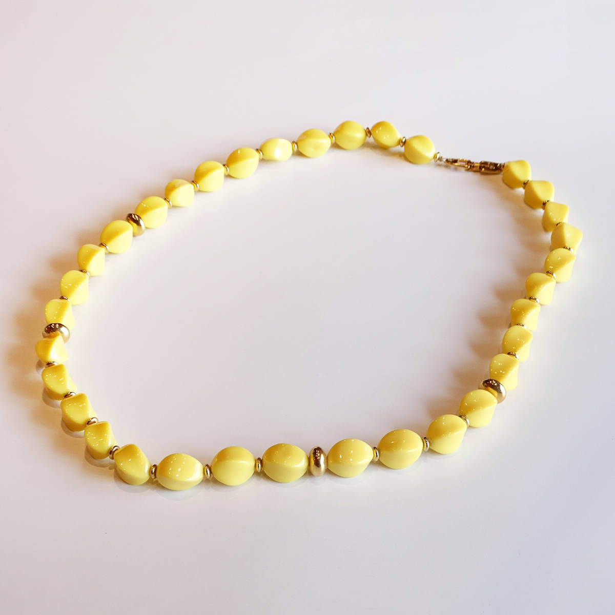 ★「Napier」70s USA vintage plastic beads yellow necklace