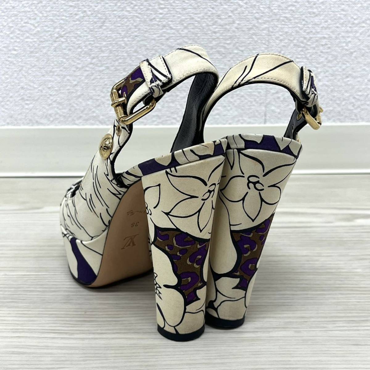 ルイヴィトン 花柄 キャンバスレザー バックストラップ付き ハイヒール