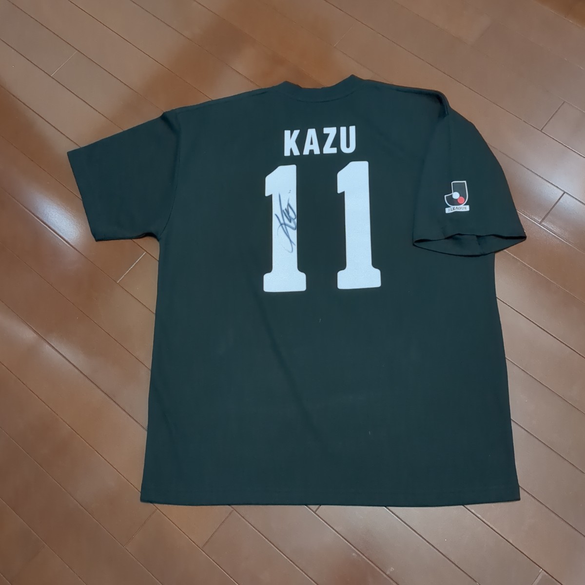 三浦知良 カズ 直筆サイン入り Tシャツ ヴィッセル神戸 横浜FC 京都サンガ ヴェルディ川崎 鈴鹿ポイントゲッターズ