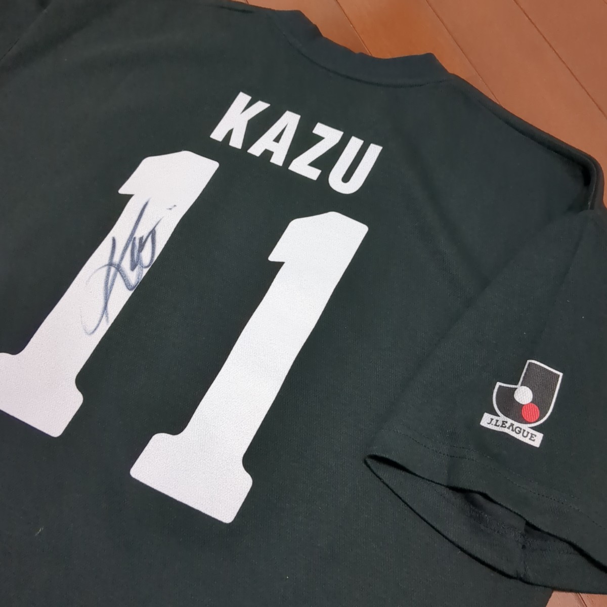 三浦知良 カズ 直筆サイン入り Tシャツ ヴィッセル神戸 横浜FC 三浦知良 カズ 直筆サイン入り Tシャツ ヴィッセル神戸 横浜FC