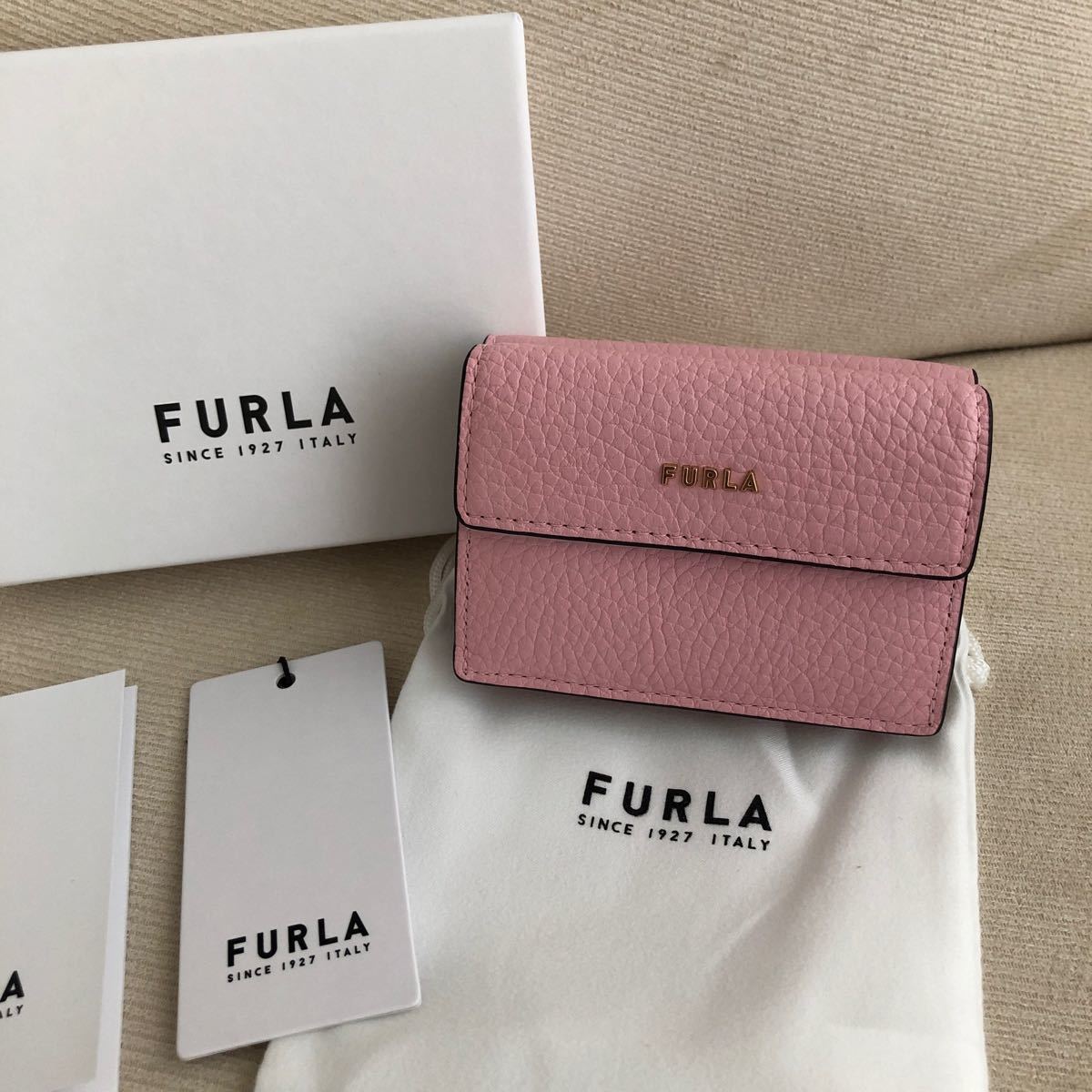 付属品全てあり新品☆FURLA フルラ 定価22,000円 三つ折り バビロン