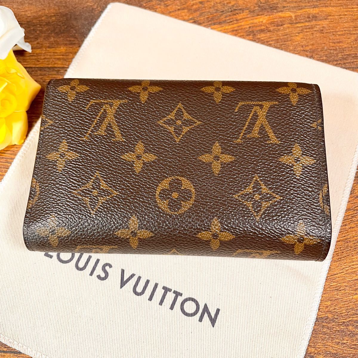 ルイヴィトン ポルトフォイユアレクサンドラ モノグラム 三つ折り財布
