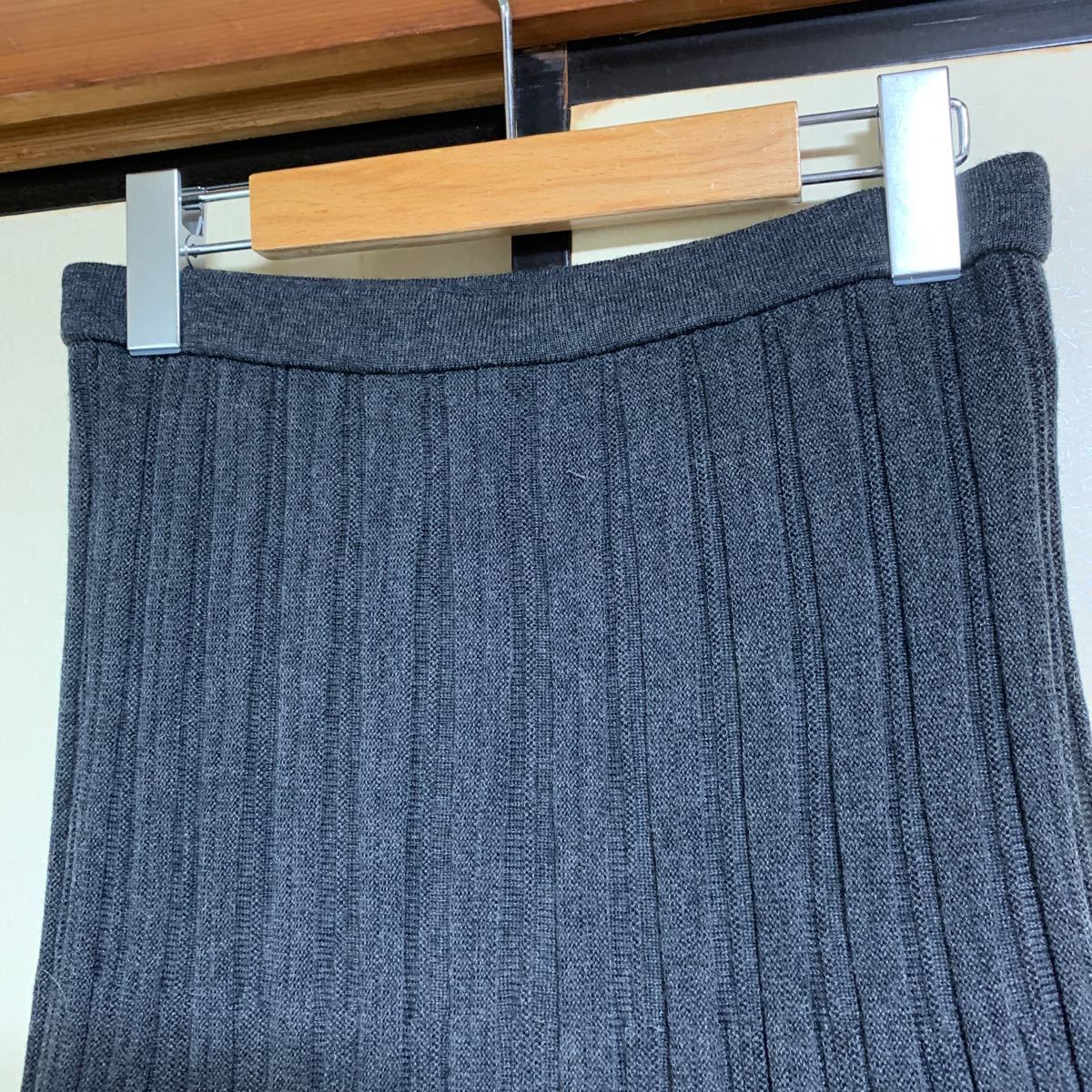 ウール100% 日本製　ニットフレアスカート　濃いグレー　