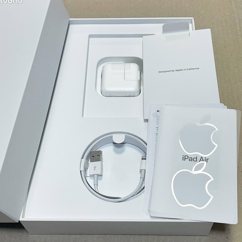 未使用新品 付属品も未使用 iPad Air 3(第3世代)10 5インチ 未使用新品 付属品も未使用 iPad Air 3(第3世代)10 5インチ