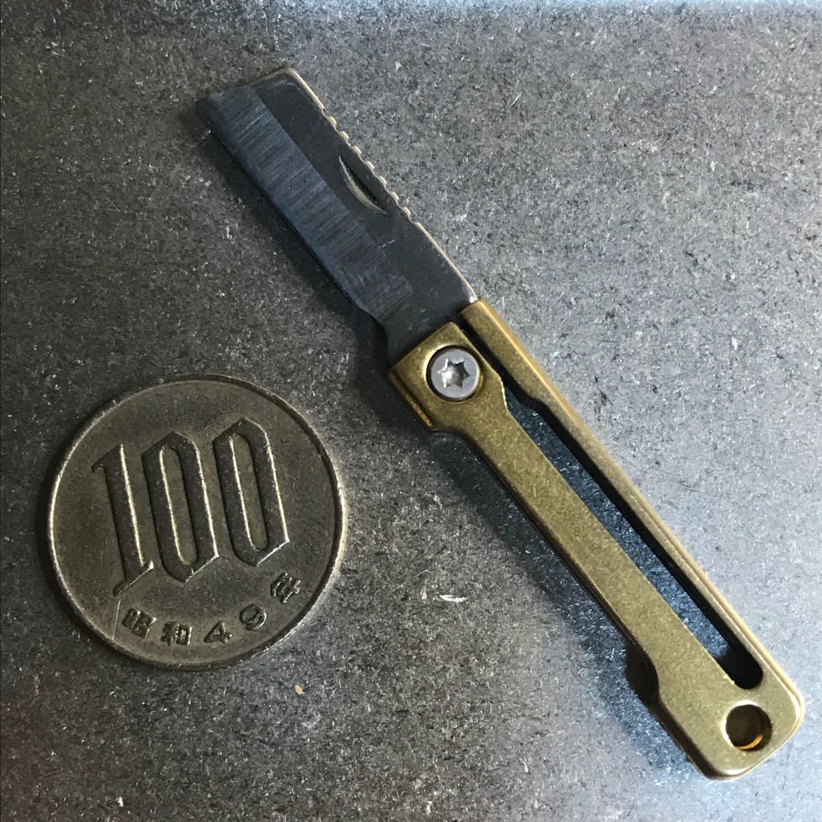 真鍮　キーホルダー　折り畳み　ナイフ　小型　ペーパーナイフ　リング　カラビナ付