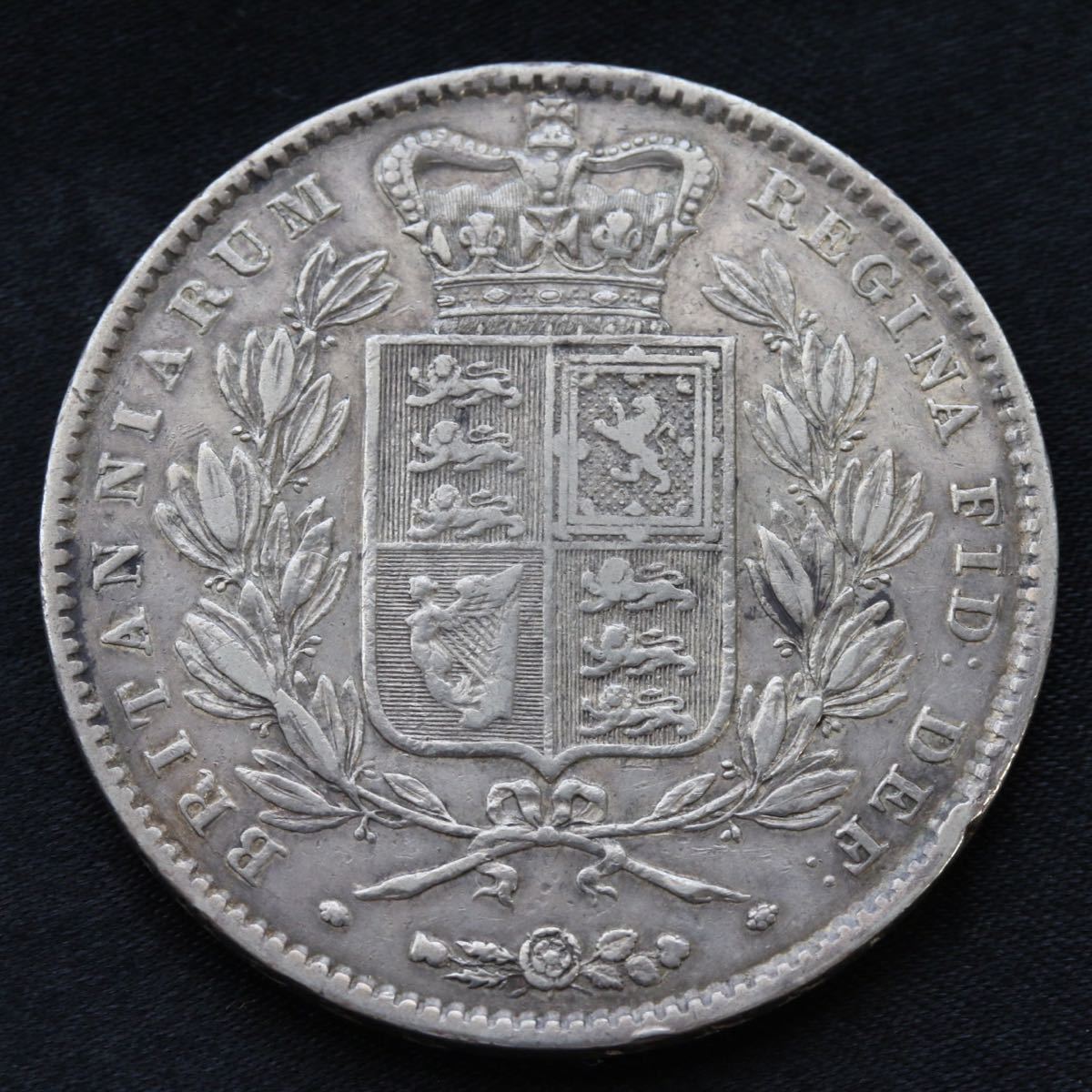 イギリス 1845年 クラウン 銀貨 ヴィクトリア女王 ヤングヘッド 英国