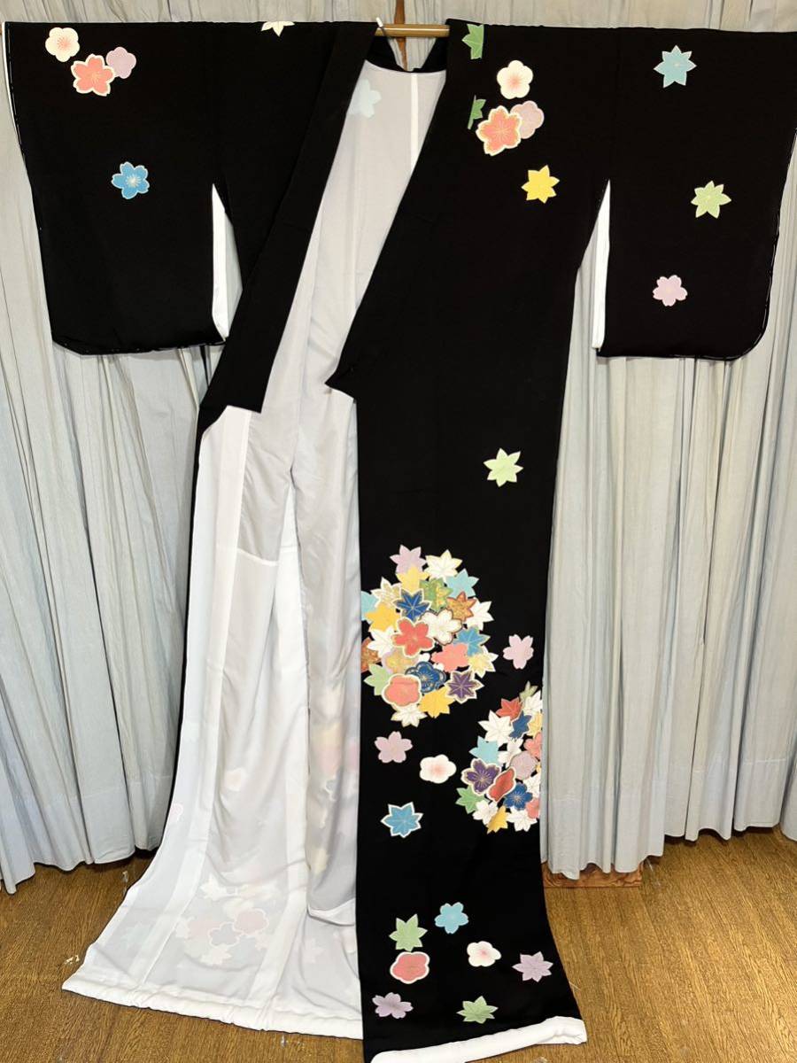 ☆美品☆ 【仕立上り未使用品】 黒地に紅葉 黒芸者 お引き摺り 裾引き