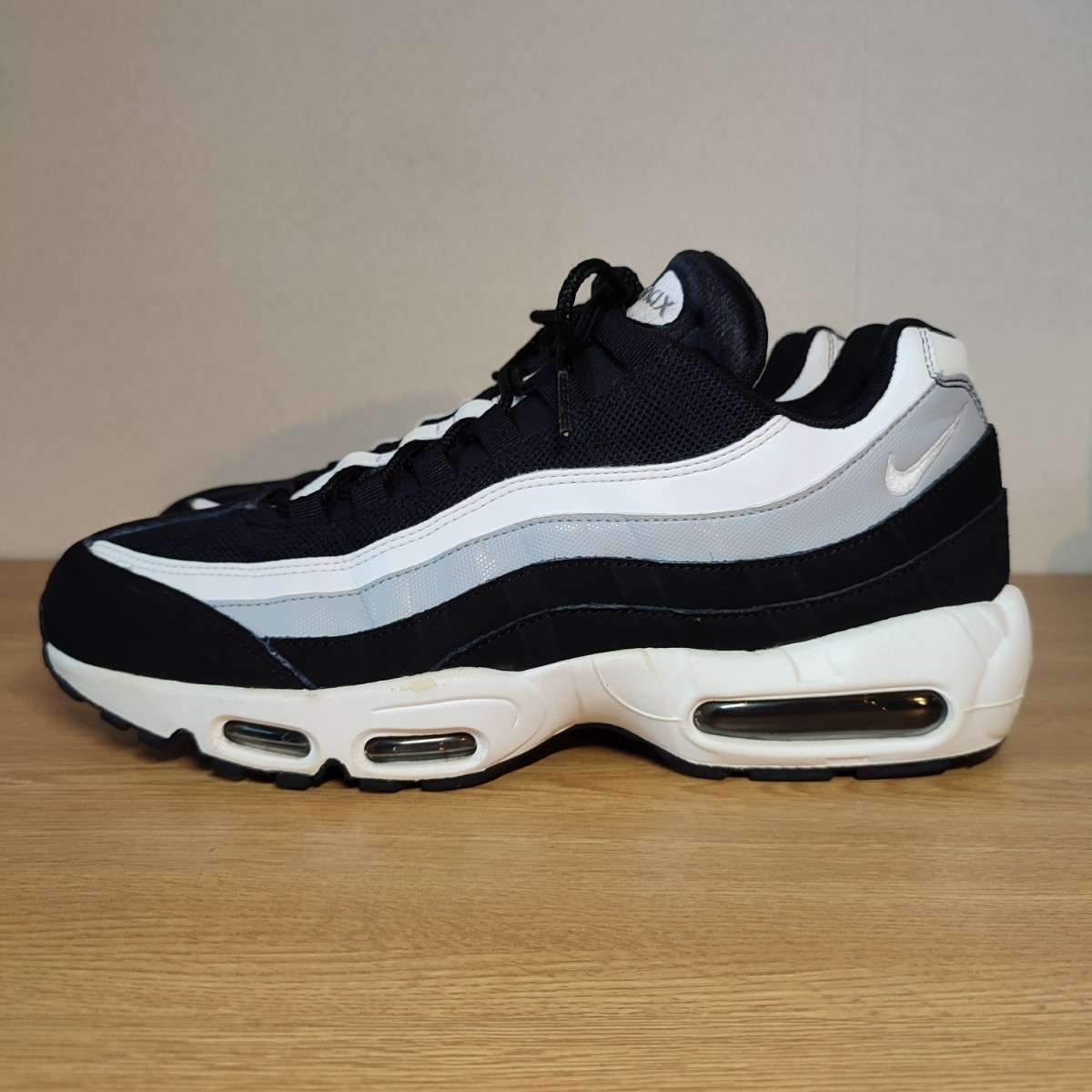 美品 大人気カラー NIKE AIR MAX 95 MONOTONE