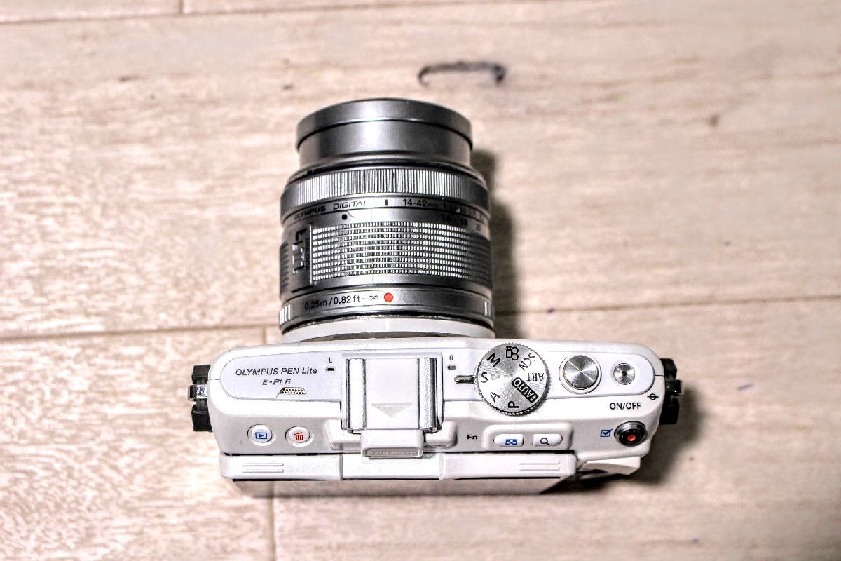 AS-0630 OLYMPUS-PEN LITE E-PL6 オリンパス ミラーレス一眼カメラ レンズ（14-42㎜・40-150㎜）備品・箱付き  動作品