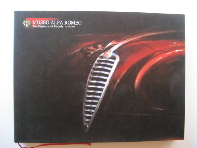 洋書 MUSEO ALFA ROMEO The Essence of Beauty(ムゼオ アルファロメオ ザ エッセンス オブ ビューティー) agosto 2001(2001年8月)_MUSEO ALFA ROMEO 表紙